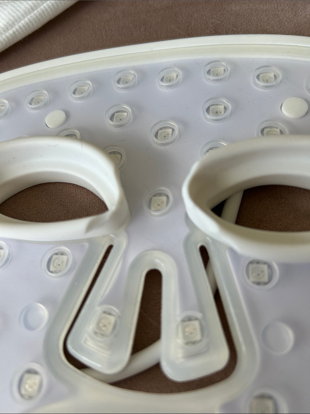 CurrentBody Skin White LED Therapy Facial Mask - White - Picture 3 of 3
